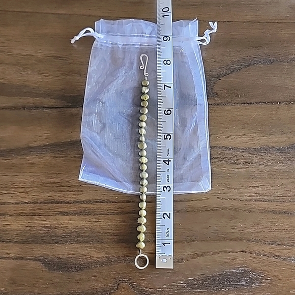 Olive green freshwater pearl toggle bracelet - Picture 4 of 4